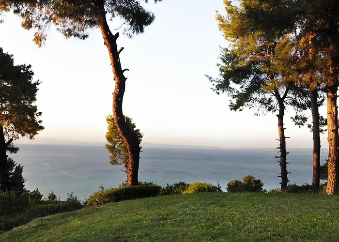 Villa With Sea Views In A Gated Complex Kriopigi