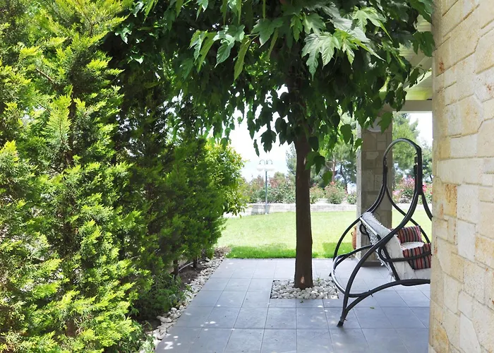 Villa With Sea Views In A Gated Complex Kriopigi