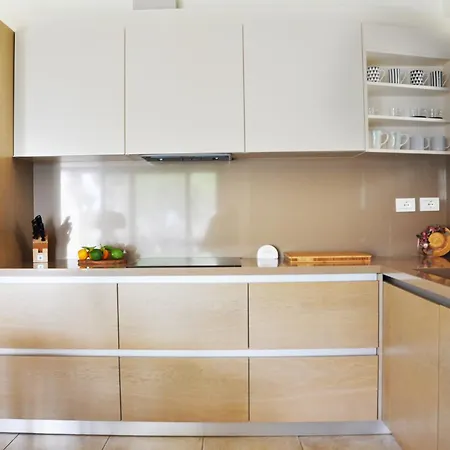 Вилла With Sea Views In A Gated Complex *