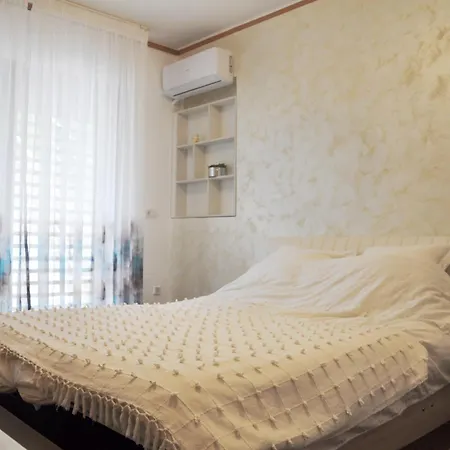 Вилла With Sea Views In A Gated Complex *