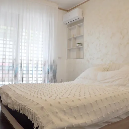 Вилла With Sea Views In A Gated Complex *