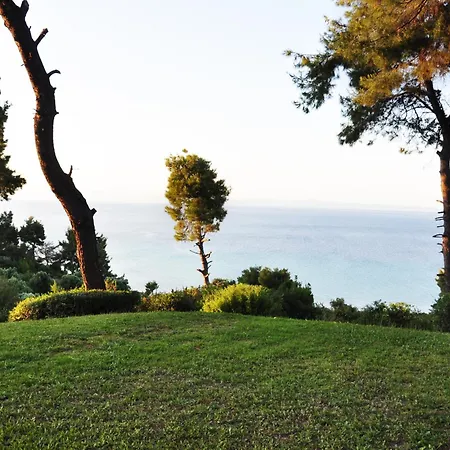 Вилла With Sea Views In A Gated Complex *