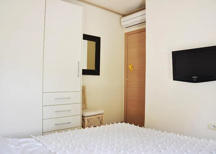 With Sea Views In A Gated Complex 克里皮吉