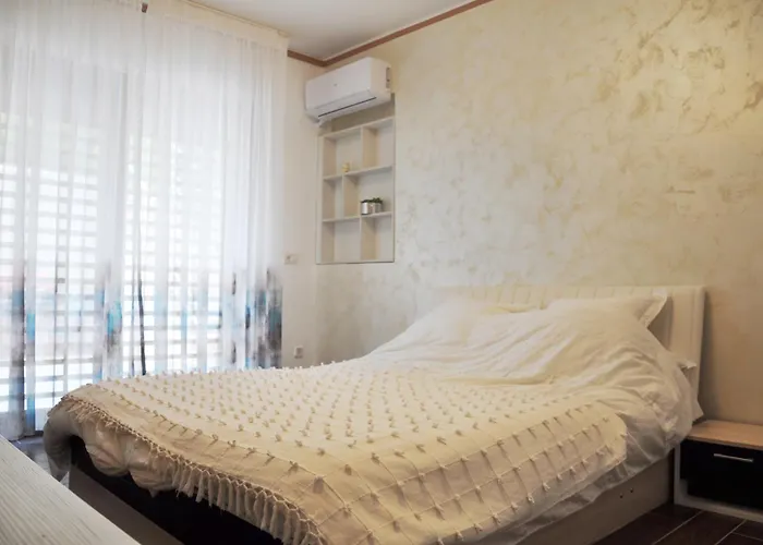 别墅 With Sea Views In A Gated Complex *