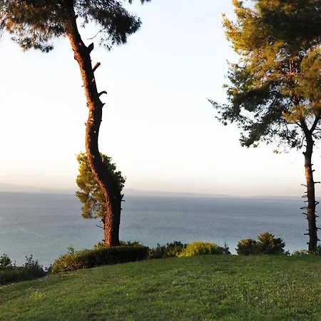 Villa With Sea Views In A Gated Complex Kryopigi