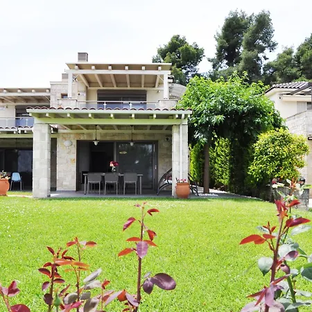 Villa With Sea Views In A Gated Complex *