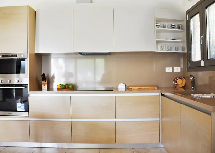 Villa With Sea Views In A Gated Complex *