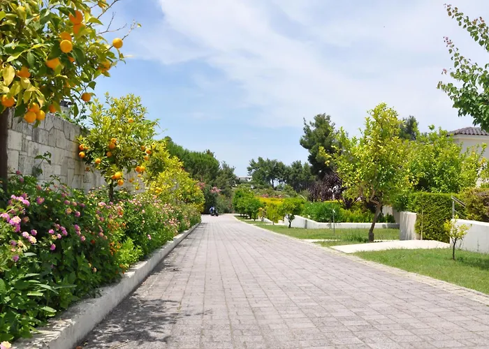 Villa With Sea Views In A Gated Complex