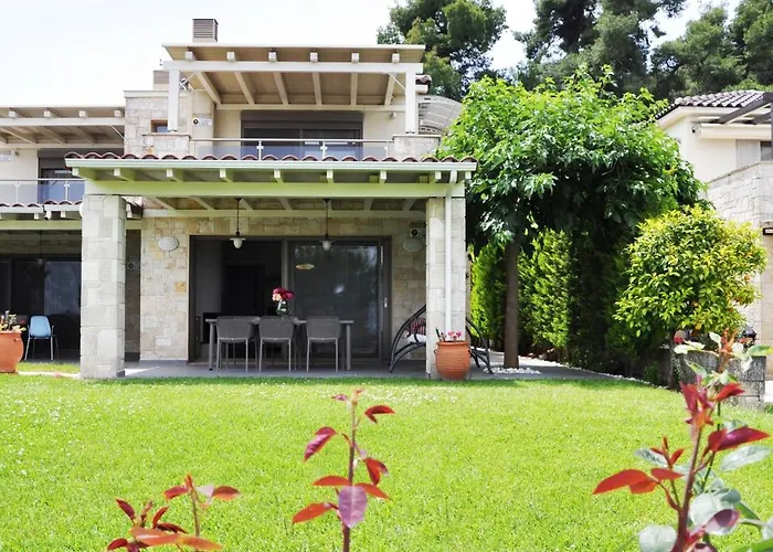 Villa With Sea Views In A Gated Complex *