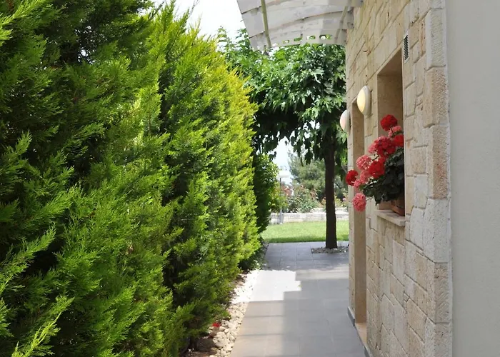 Villa With Sea Views In A Gated Complex